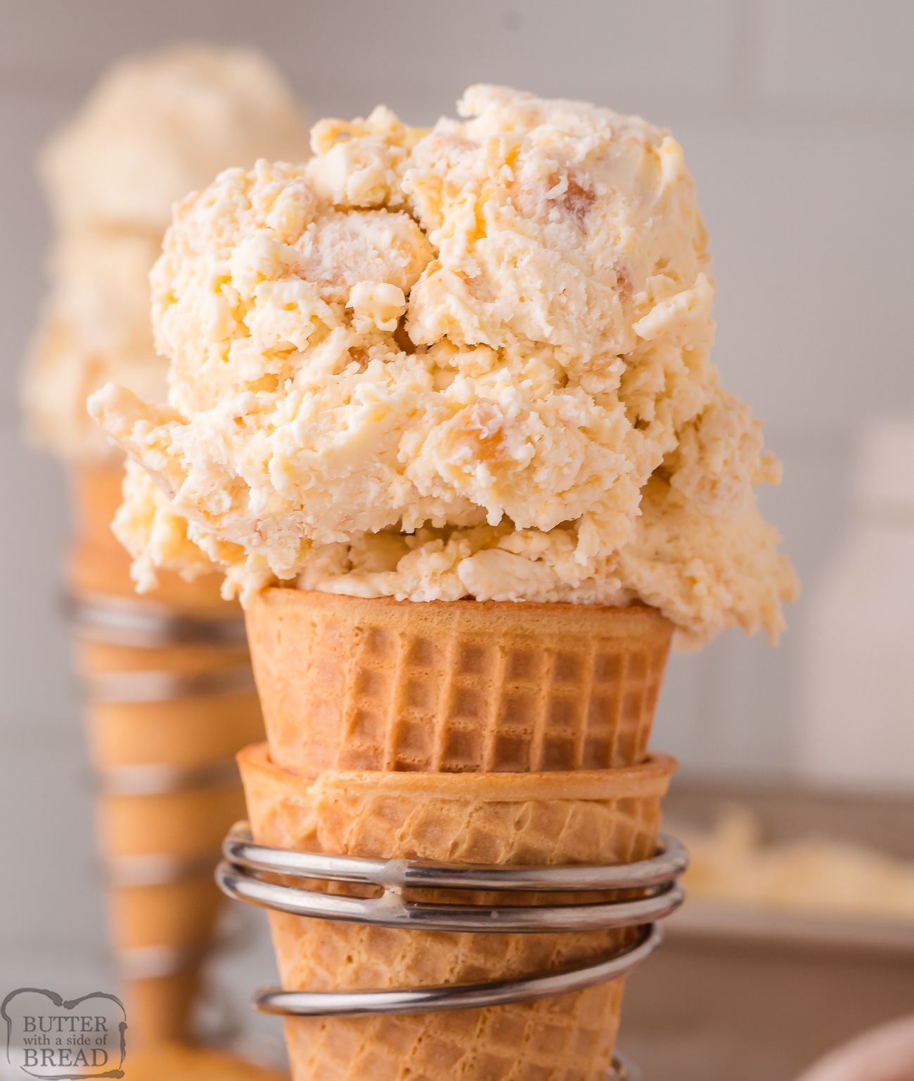 apple pie ice cream cones