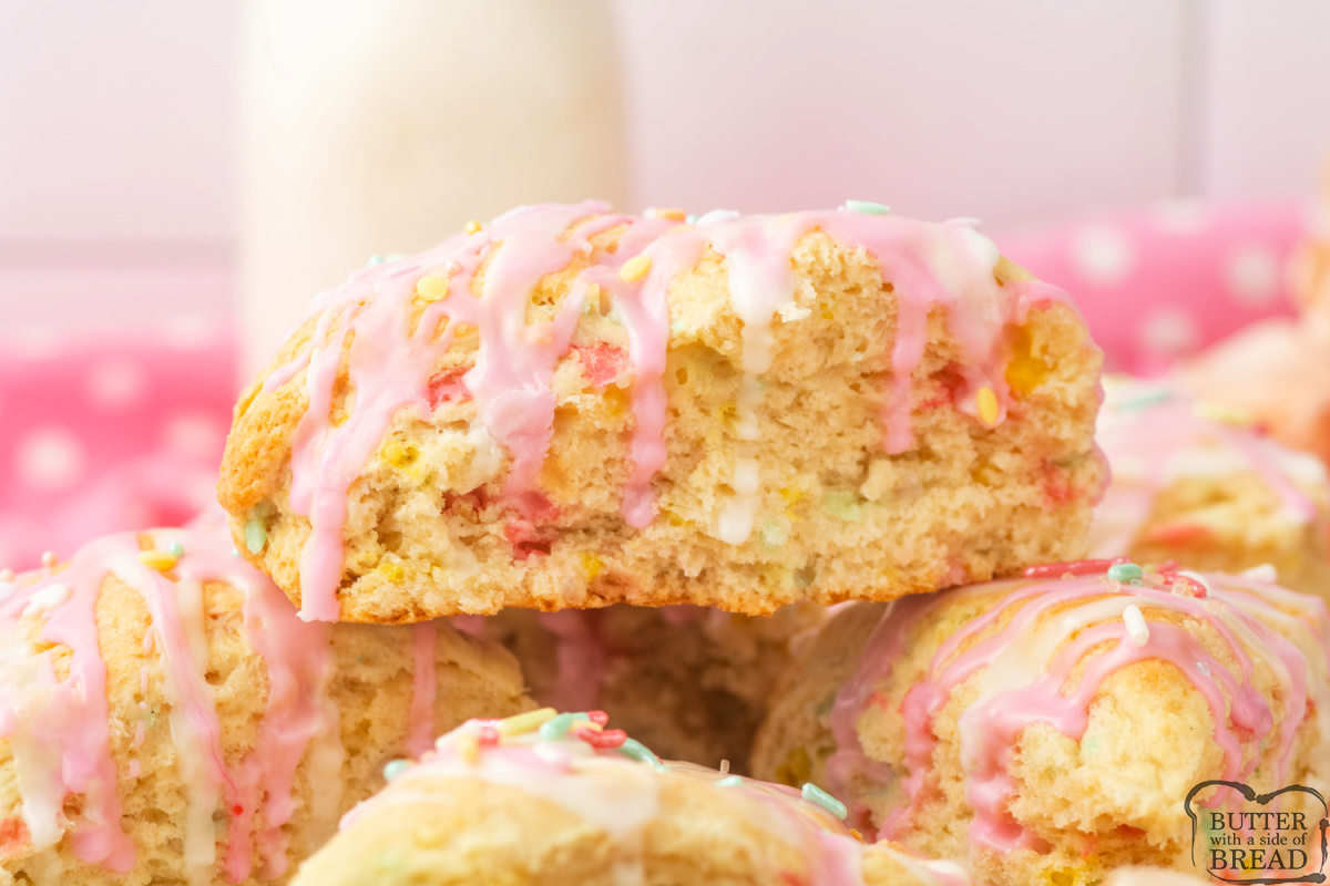 Funfetti Scones are soft, buttery, rich in vanilla flavor, and packed with sprinkles! With a simple glaze on top, these scones are perfect for brunch or an afternoon treat.
