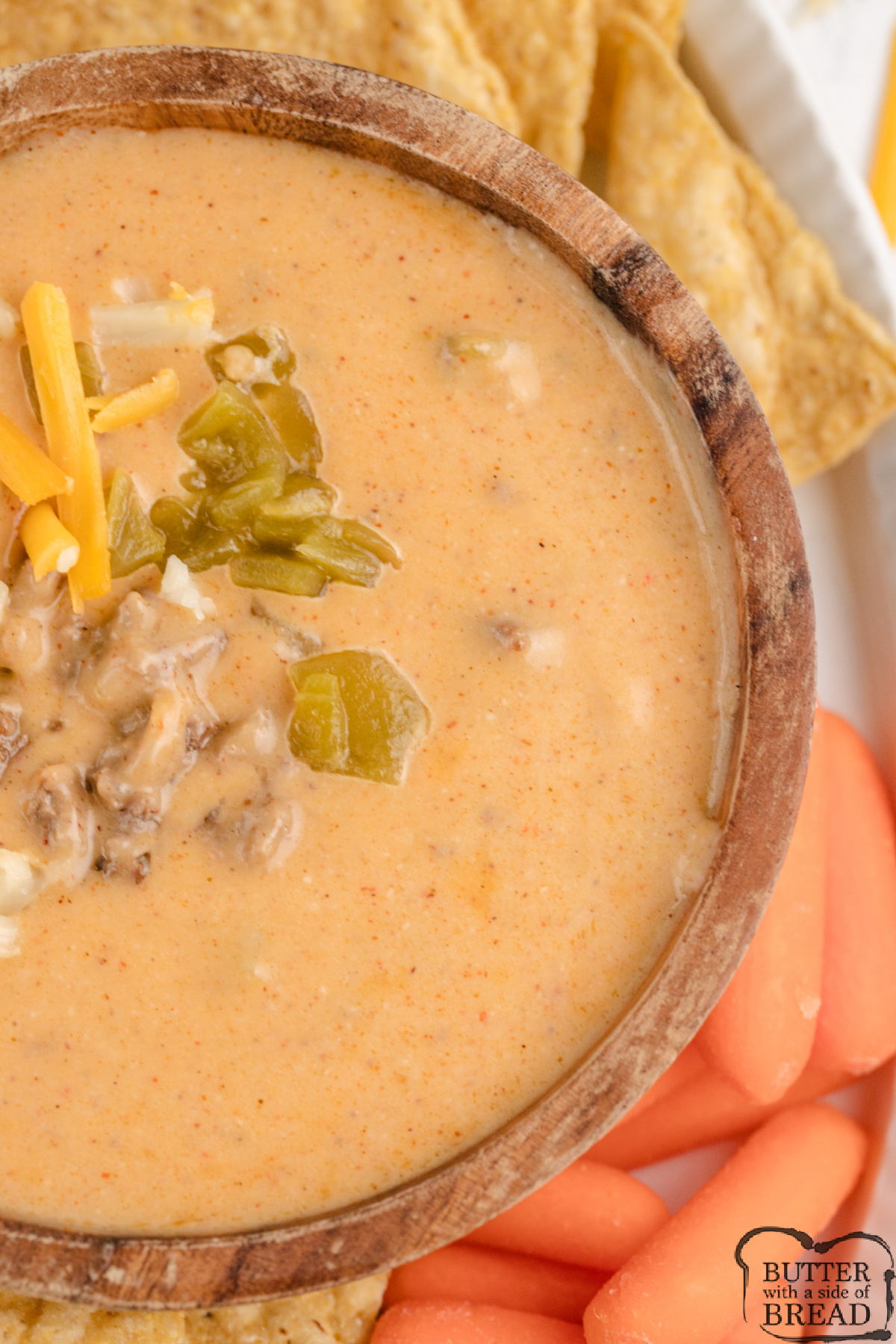Creamy Cottage Cheese Queso Dip made with cheddar, green chiles, and beef. A quick, protein-packed twist on classic queso!