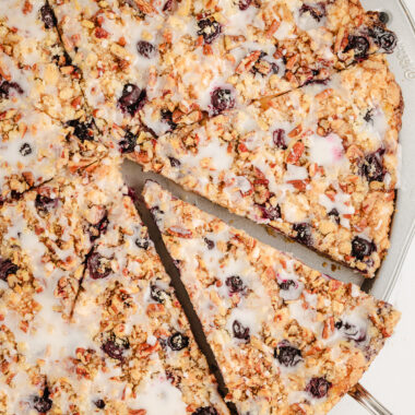 sliced lemon blueberry dessert pizza