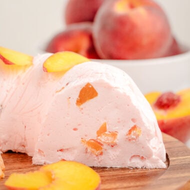 peach bavarian dessert made with fresh or canned peaches, whipped topping and jello
