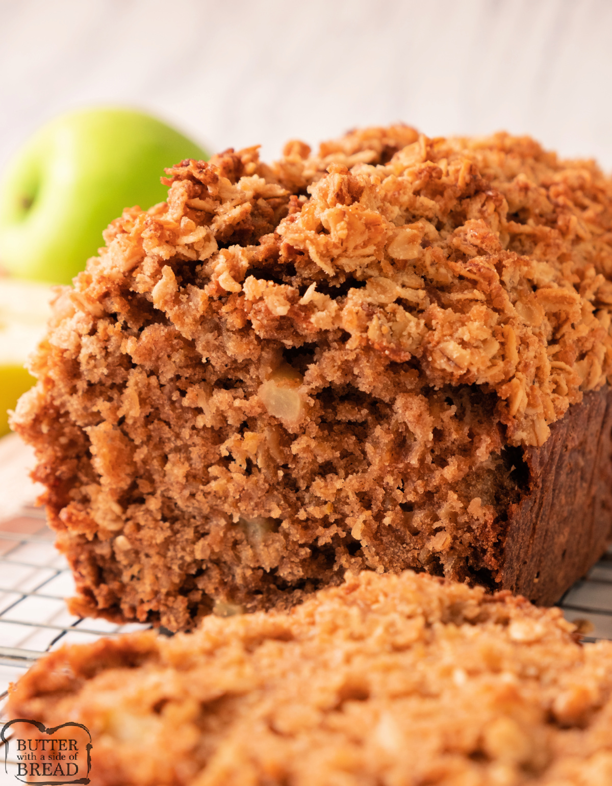 Apple Oatmeal Bread is hearty, moist, and full of warm spices. Easy quick bread recipe with oats and apples, perfect for breakfast!